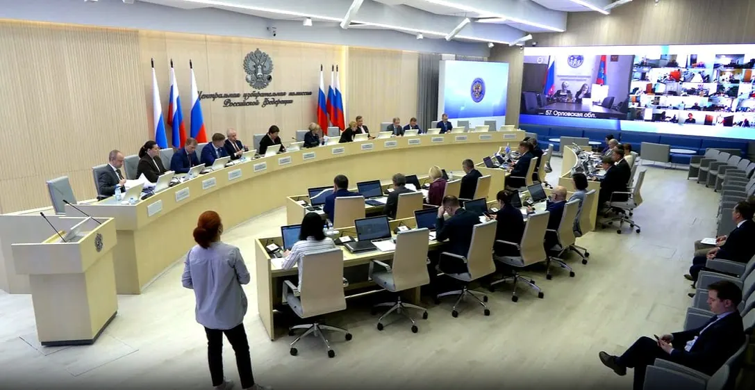 На заседании Центральной избирательной комиссии передали мандат депутата, одобрили ряд кадровых назначений и внесли изменения в порядок публикации данных и финансирования партий в преддверии выборов в Госдуму.
