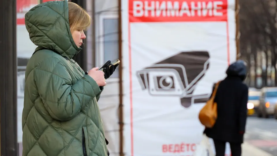 В государственном мессенджере сообщения с ссылками на ключи для VPN исчезают из чатов без согласия пользователей; при повторной отправке пользователи теряют доступ к аккаунту. Это совпадает с более широкой кампанией по ограничению обхода блокировок в интернете.