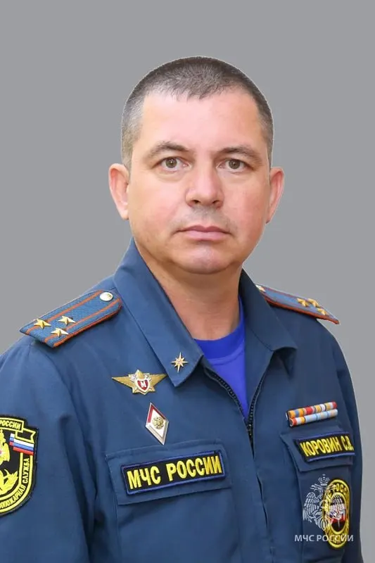 3 июня президент подписал указ о назначении полковника внутренней службы Сергея Коровина руководителем краевого управления МЧС. У него более 25 лет службы, участие в крупных спасательных операциях и множество ведомственных наград.