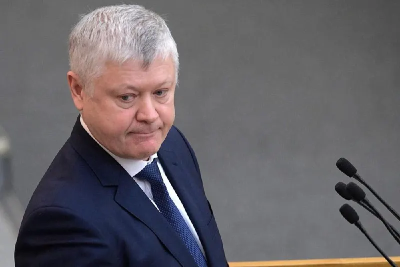 Председатель комитета Госдумы по безопасности Василий Пискарёв заявил, что из России выдворили свыше 360 зарубежных структур, более 60 — по материалам его комиссии; также принято 46 законов о защите суверенитета.