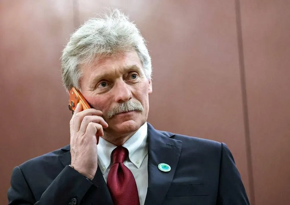 Кремль заявил, что переговоры с мессенджером ведутся, но активности со стороны Telegram пока мало; ограничения и замедления сервиса в России сохраняются.