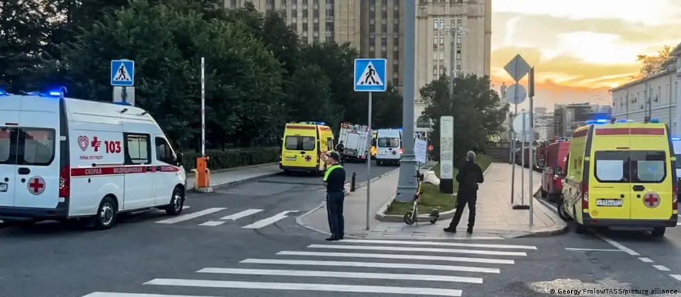 Вечером 1 августа на Кудринской площади в центре Москвы прогремел взрыв у входа в ресторан. По предварительным данным есть погибшие и пострадавшие, власти квалифицировали инцидент как теракт. Не исключают, что целью мог быть главнокомандующий ВКС Александр Чайко.
