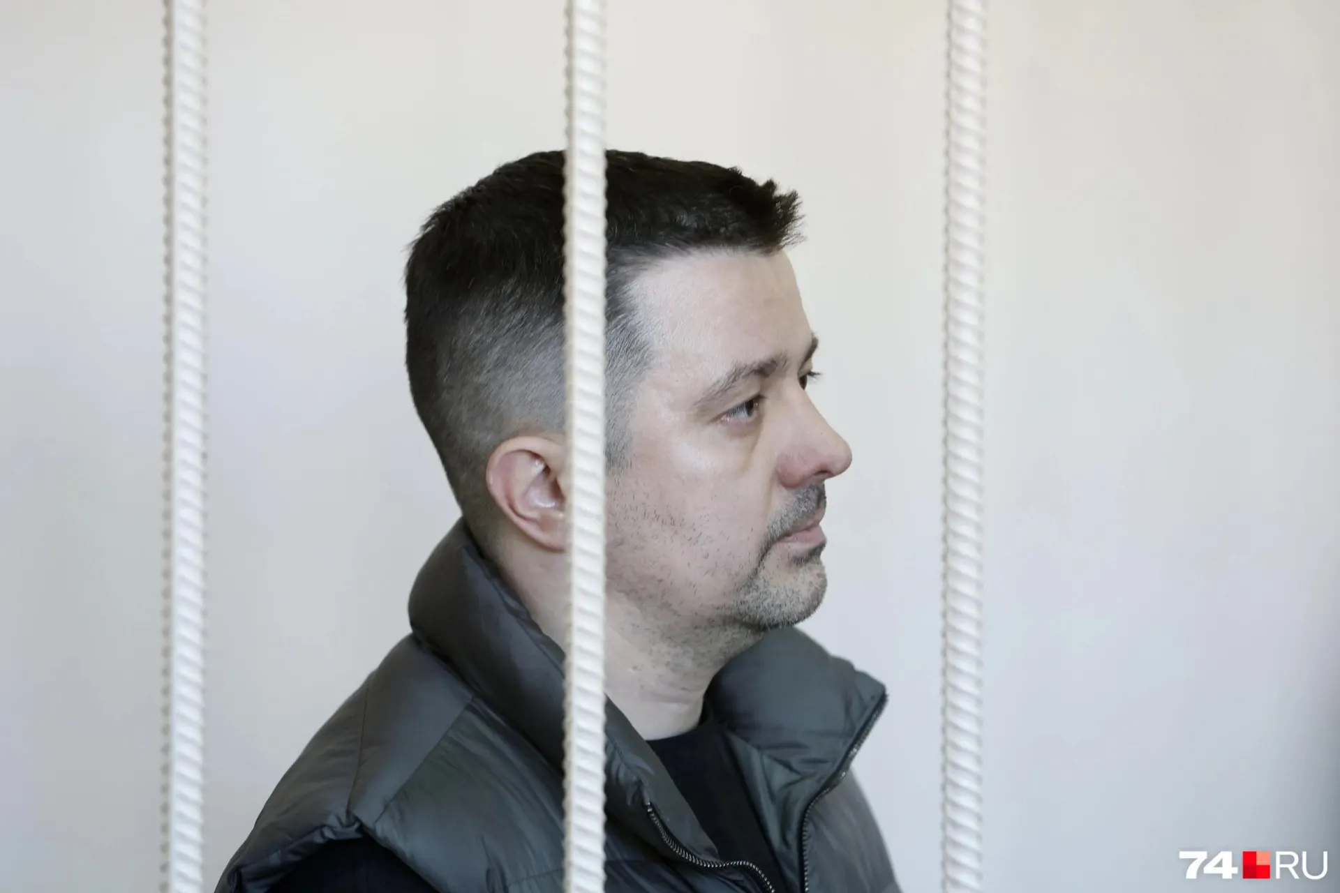 Следственные органы требуют изъятие активов бывшего руководителя фонда капремонта Челябинской области, включая недвижимость и автомобили, на общую сумму около 350 млн рублей.