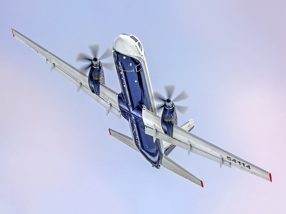 Ил‑114‑300 выходит на финишную прямую сертификации и призван заменить устаревшие Ан‑24 и Як‑40 на региональных линиях, однако проект сталкивается с затяжными сдвигами сроков и проблемами с двигателями.