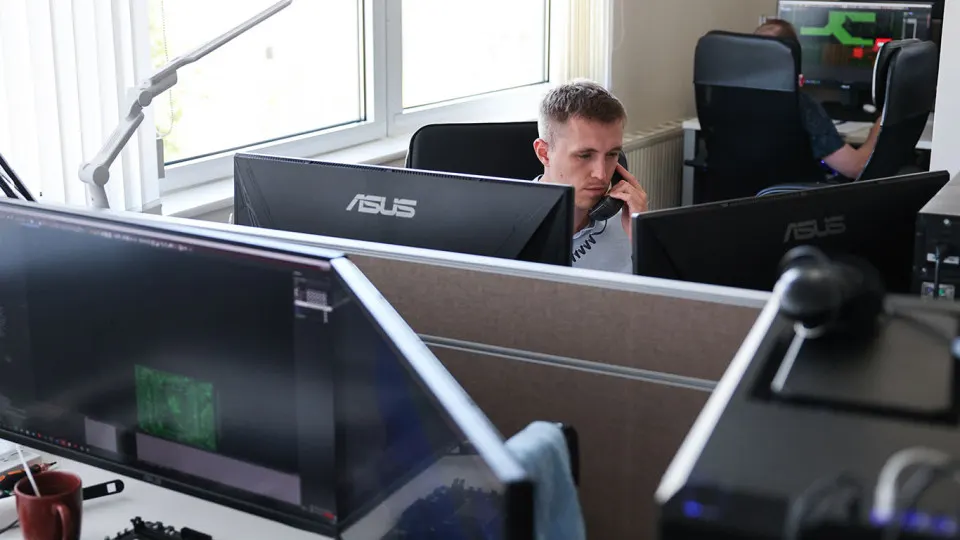 Исследование К2Тех показало, что российские компании планируют использовать зарубежное программное обеспечение как минимум до 2030–2031 годов, тогда как в Госдуме обсуждают ужесточение требований по переходу на отечественный софт.