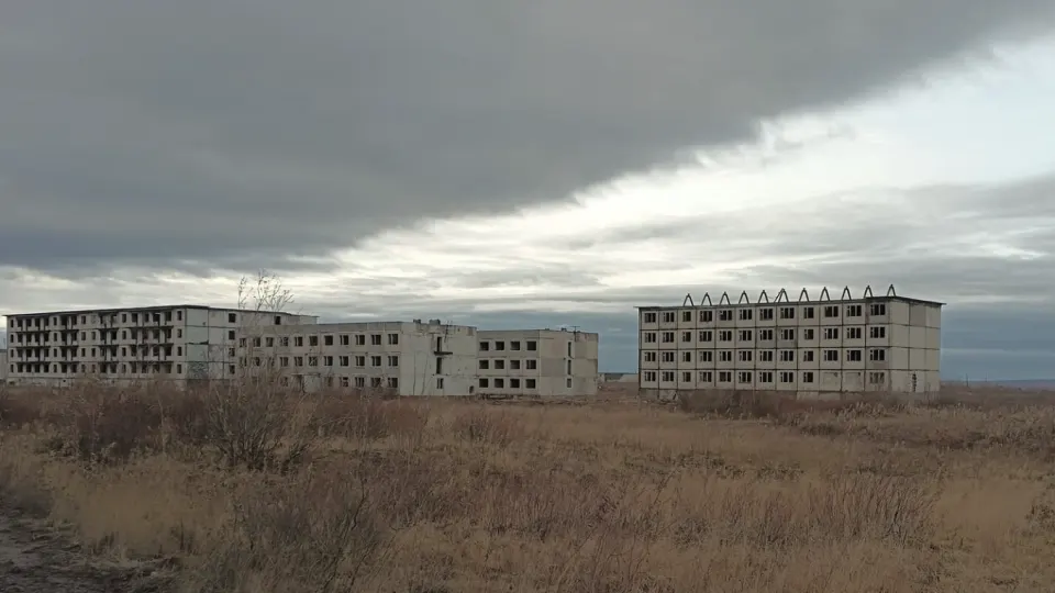 Количество новорожденных в России в 2026 году снова сократилось и достигло нового исторического минимума, при этом власти ужесточают политику в сфере репродуктивных прав и продвигают «традиционные семейные ценности».