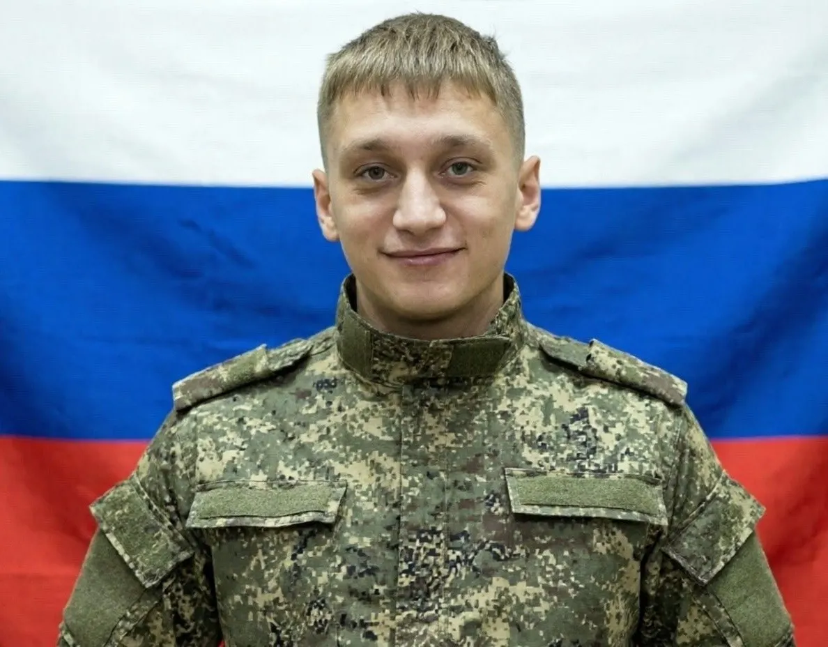 23‑летний Валерий Аверин из Бурятии в январе подписал контракт и прошёл обучение на оператора беспилотников. 6 апреля он погиб под Луганском — это первый известный случай студента, завербованного по новой кампании, который не вернулся с фронта.