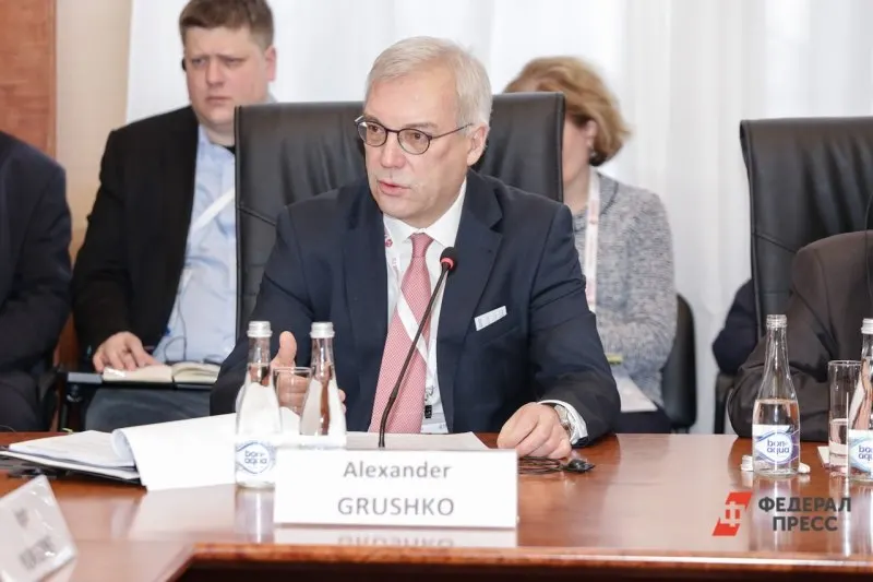 Александр Грушко предупредил, что любые попытки блокады или применения силы против калининградского эксклава вызовут серьёзную реакцию; он также отметил рост военной активности в Балтийском море и назвал риск захвата региона нулевым.