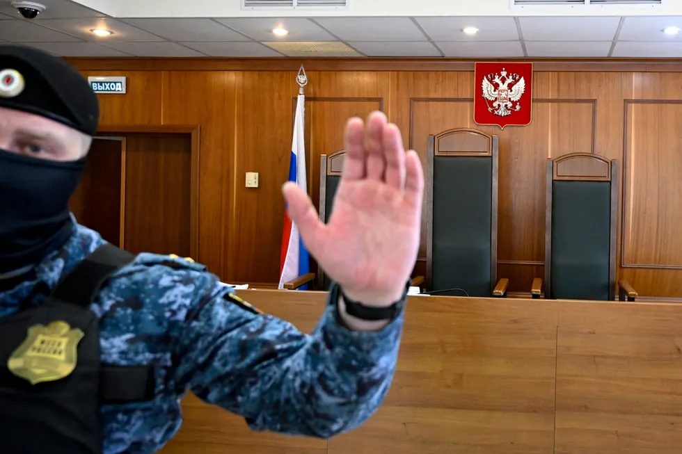 Судебный департамент снял с публикации статистику с 2005 года. Эти данные были ключевыми для анализа репрессий, отправки подсудимых на войну и изменений в судебной практике. Разбираем, что произошло, какие данные потеряны и чем их можно частично заменить.