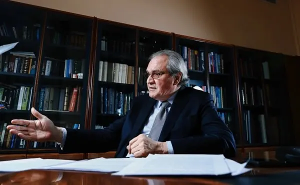Валерий Фадеев заявил, что после признания зарубежного вуза нежелательным с ним не стоит сотрудничать и лучше не учиться там, однако изучение его научных работ допускается; при сомнениях он посоветовал ученым консультироваться с ФСБ.