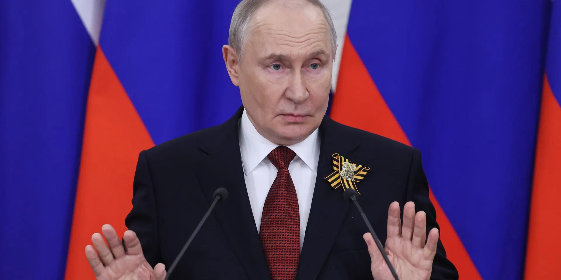 Минфин и Центробанк считают, что при сохранении нынешнего уровня трат на войну дефицит бюджета будет расти; власти ищут, где сократить невоенные статьи расходов.