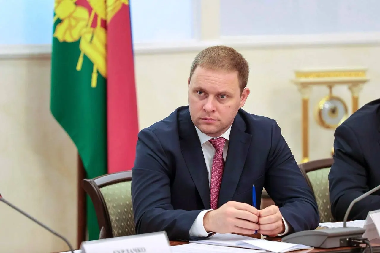 Швец, проработавший более десяти лет в органах власти и пять лет возглавлявший Анапу, стал руководителем государственной корпорации, отвечающей за развитие туризма.