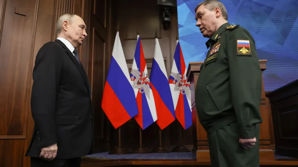 В мае российские войска совершили рекордное число штурмовых атак, однако эксперты фиксируют второй месяц подряд территориальных потерь и отмечают изменение динамики на поле боя.