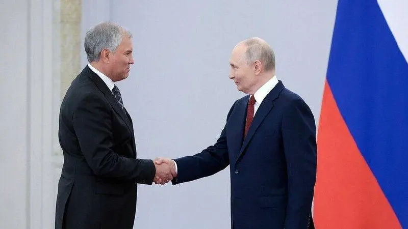 После вручения ордена «За доблестный труд» спикер Госдумы выразил благодарность главе государства за формирование конкурентной партийной системы и подчеркнул единство депутатов.