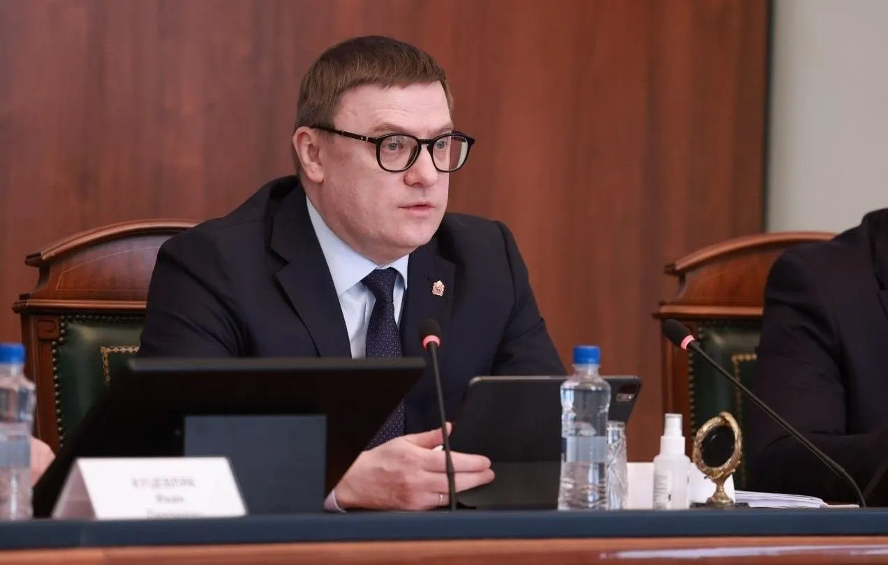 Корректировка бюджета на 2026–2028 годы обнажила острый финансовый кризис: область нагружена кредитами, обслуживание долга съедает миллиарды, а социальные расходы уже сокращаются.