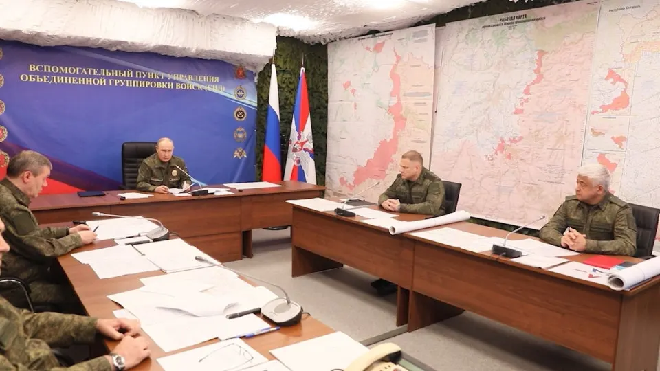 На совещании с военными президент поручил проанализировать вовлечённость «подстрекателей» в боевые действия и распорядился продолжить массированные удары по объектам в Украине.
