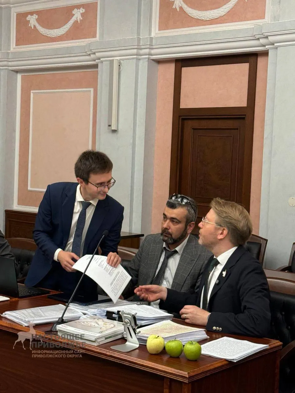 Суд указал на нарушения авторских прав и вопросы финансирования кампании; обвинения в экстремизме не рассматривались.