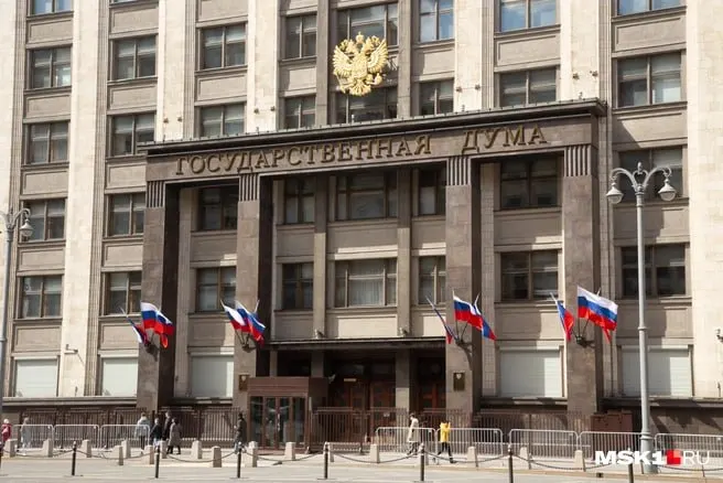 Публикация о заработке и недвижимости губернатора Ильи Середюка, а также обзор активов кузбасских кандидатов перед выборами в Государственную думу.
