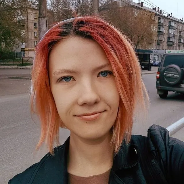 Активистка Кирa Белая требует отмены штрафа в 2000 рублей за демонстрацию экстремистской символики и продолжает судебную тягу: от Башкирии до Верховного суда России.