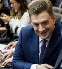 Коммунист Камнев направил обращение в Минпромторг с просьбой снизить стоимость автомобилей «АвтоВАЗа» на внутреннем рынке, указав на более низкие цены за пределами страны.