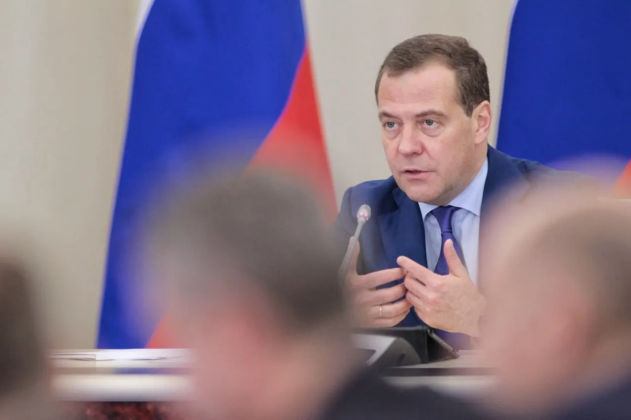 Председатель партии указал, что прекращение или приостановка СВО не означают окончания конфликта в сфере идей; проблемы с воспитанием общества остаются с обеих сторон.