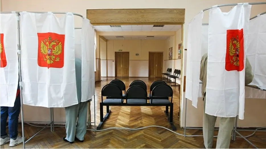 Новое руководство по поведению наблюдателей на выборах вызывает дебаты: критики указывают на риск имитации контроля и спорные подходы к оценке нарушений.