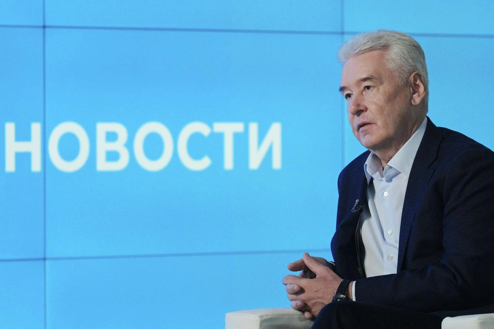 Мэр Москвы заявил, что экономика должна работать в мирном режиме; призывы перераспределить ресурсы под войну ставят под угрозу экономическую устойчивость и победу на фронте.