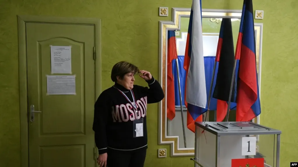 Сообщают о давлении на сотрудников бюджетной сферы в разных регионах, включая принуждение к участию через дистанционное электронное голосование и указания по месту голосования.