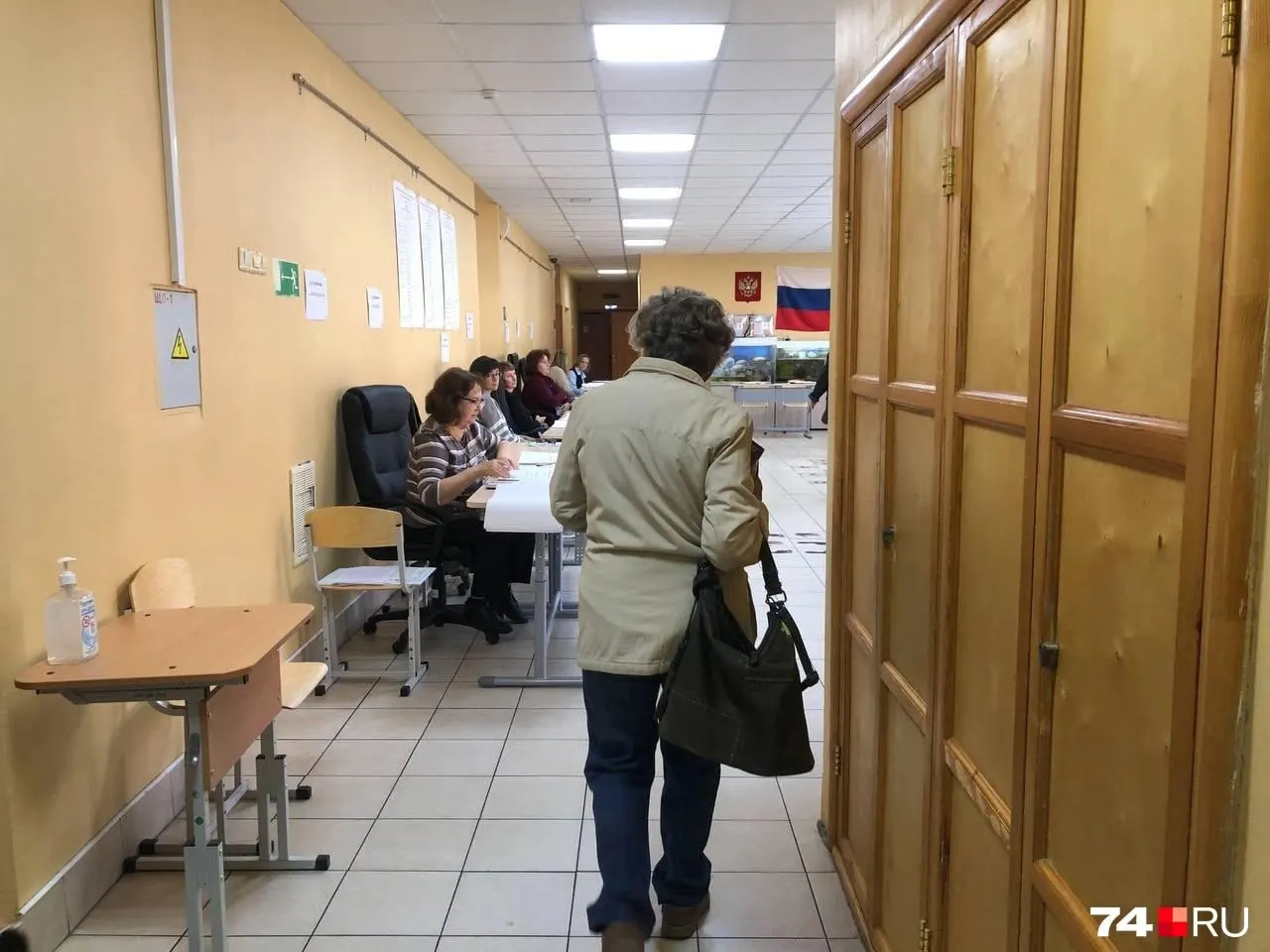 Открыты около 2 200 участков; голосование продлится до 20 сентября, ежедневно с 8:00 до 20:00. Более 200 тысяч жителей зарегистрированы для дистанционного голосования через Госуслуги; при болезни можно проголосовать на дому.