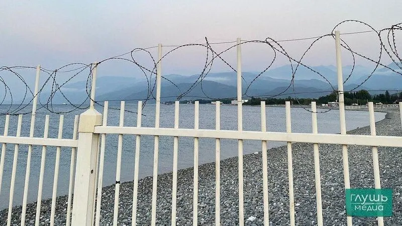 Глава Минэкономразвития сообщил, что россияне путешествуют меньше внутри страны по сравнению с зарубежными направлениями. В прошлом году зафиксировано 92 млн внутренних поездок и 30 млн выездов за пределы страны, рост составил около 9%.