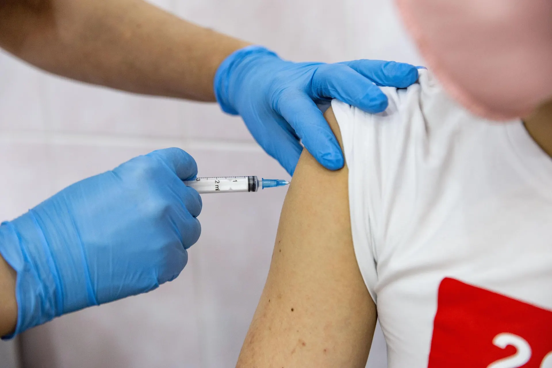 Минздрав сообщил о введении обязательной вакцинации и перечне прививок по новому календарю, рассчитанному на 2027 год.
