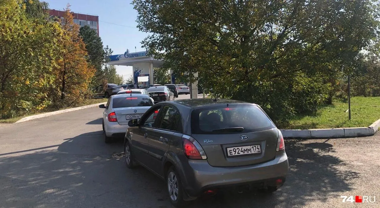 22 сентября мы обследовали заправки: ситуация в регионе спокойная, но на отдельных станциях встречается дефицит АИ-95. В основном на АЗС встречается АИ-92, а качество топлива соответствует Евро-5.