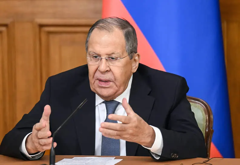 Министр иностранных дел сообщил, что информационная война вокруг операции на Украине продолжится и будет усиливаться.