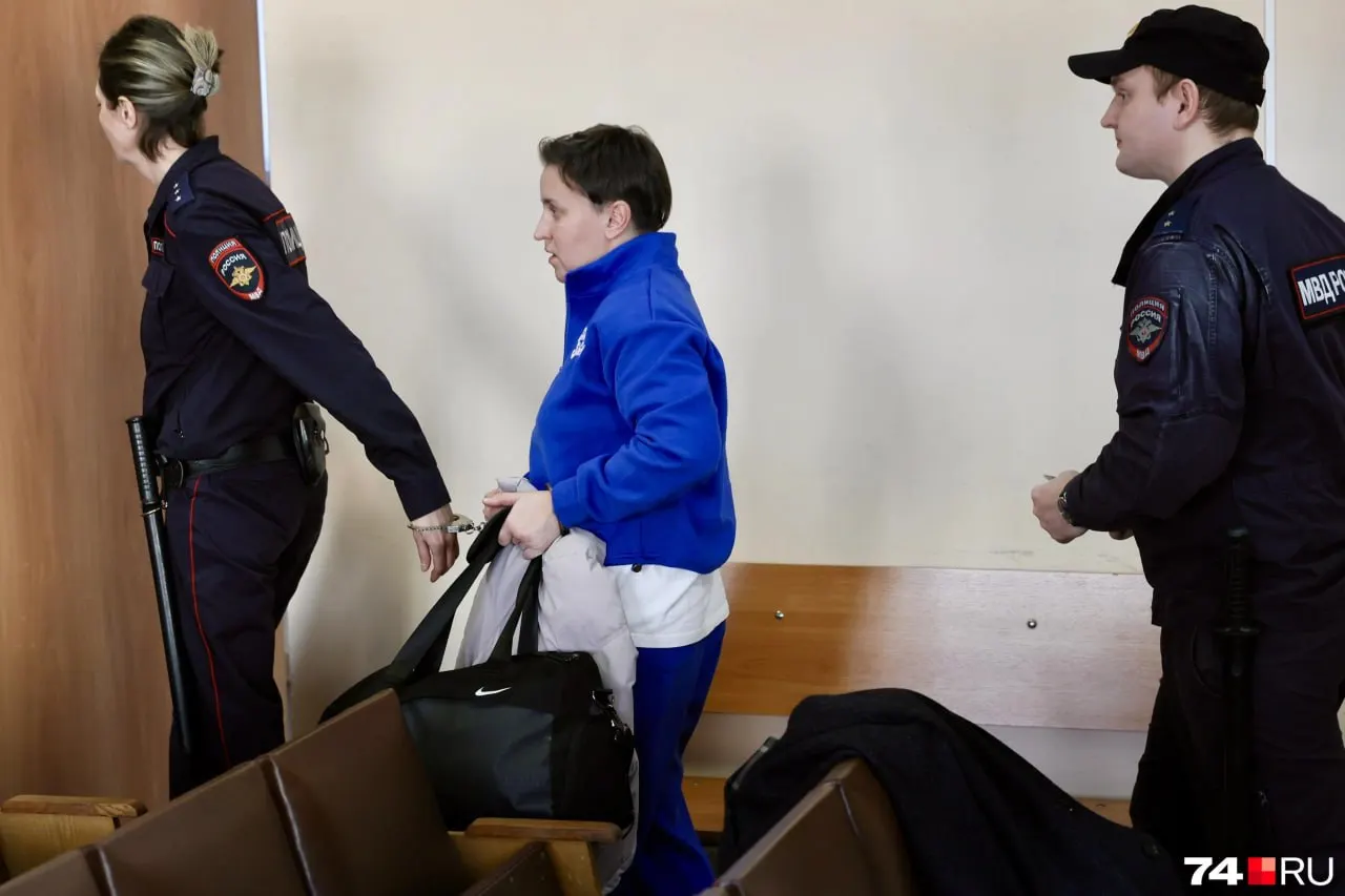 Около 250 пострадавших; убытки достигли десятков миллионов рублей. Дело рассмотрено, приговор вынесен: вернуть почти 16 млн рублей. Это история мошенничества с авиабилетами.
