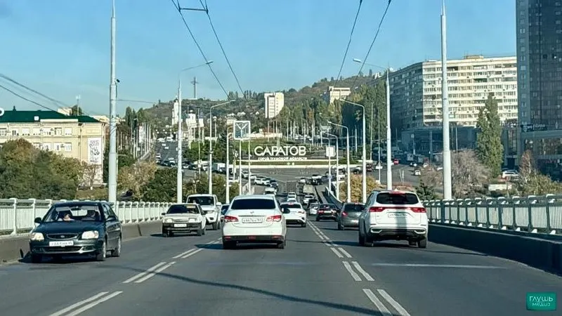С ночи силы ПВО перехватили и ликвидировали почти 400 беспилотников над множеством регионов. В Рязанской области под удар попал дата-центр Яндекса, начался пожар.