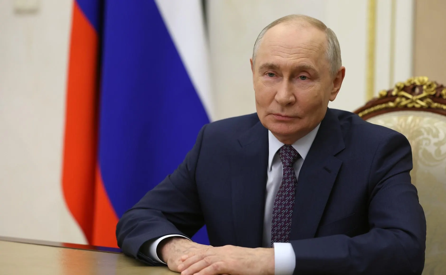 Президент поздравил педагогов с профессиональным праздником и поблагодарил за их работу, подчеркнув важность образования.