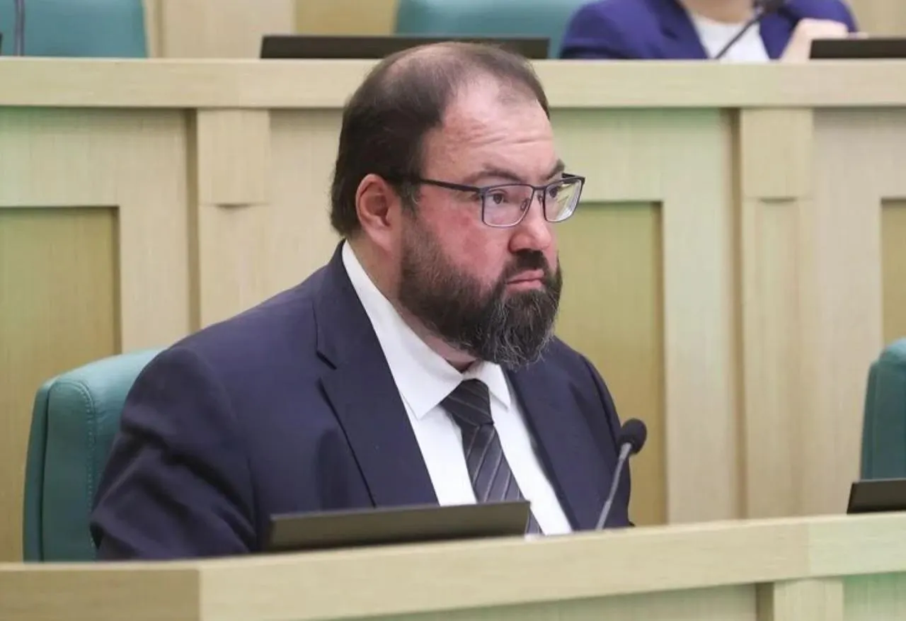 Минцифры и Минобороны обсуждают меры защиты дата‑центров на фоне атак беспилотников, повлиявших на сервисы Яндекса; восстановление может занять месяцы.